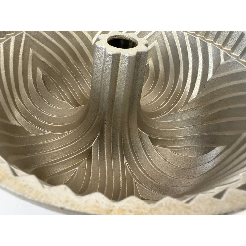 Nordic Ware Bundt‎ Pan Bavaria Cast Aluminum 10 Cup Silver Geometric Cake Mold